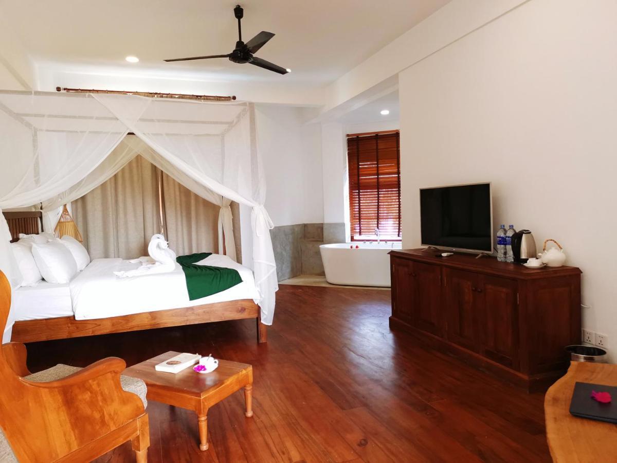 Cardamon Hotel Nilaveli Exterior photo