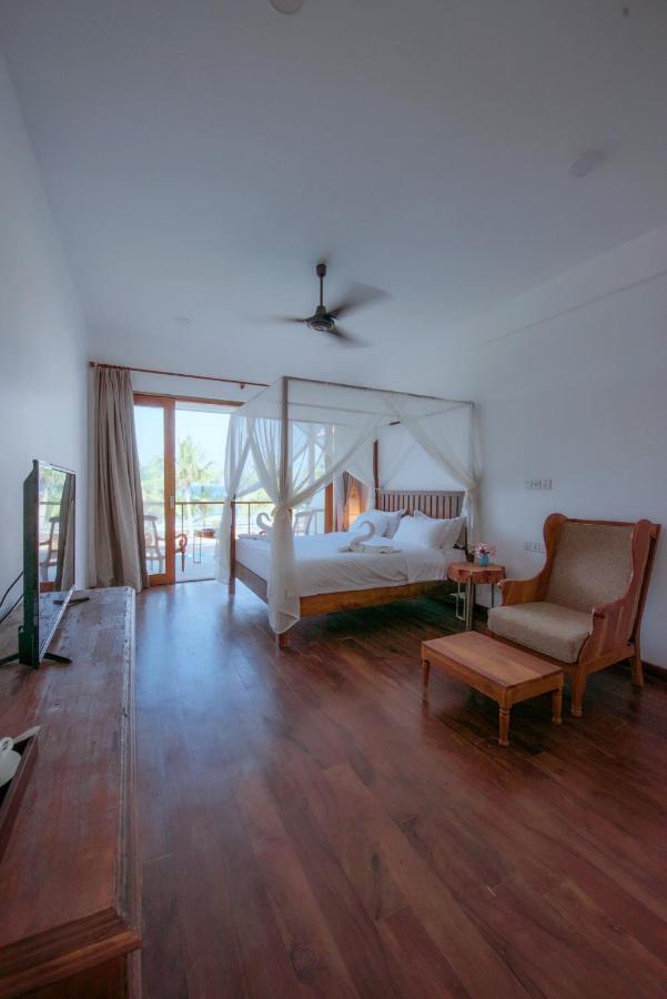 Cardamon Hotel Nilaveli Exterior photo